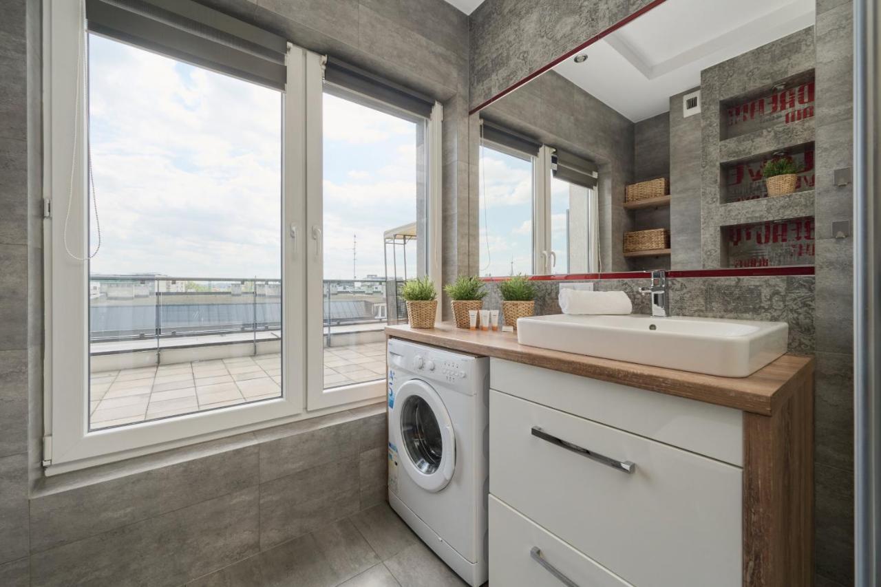 Stylish Kosciuszki Apartaments Near The Market Square With Free Garage Wroclaw By Noclegi Renters Exterior photo