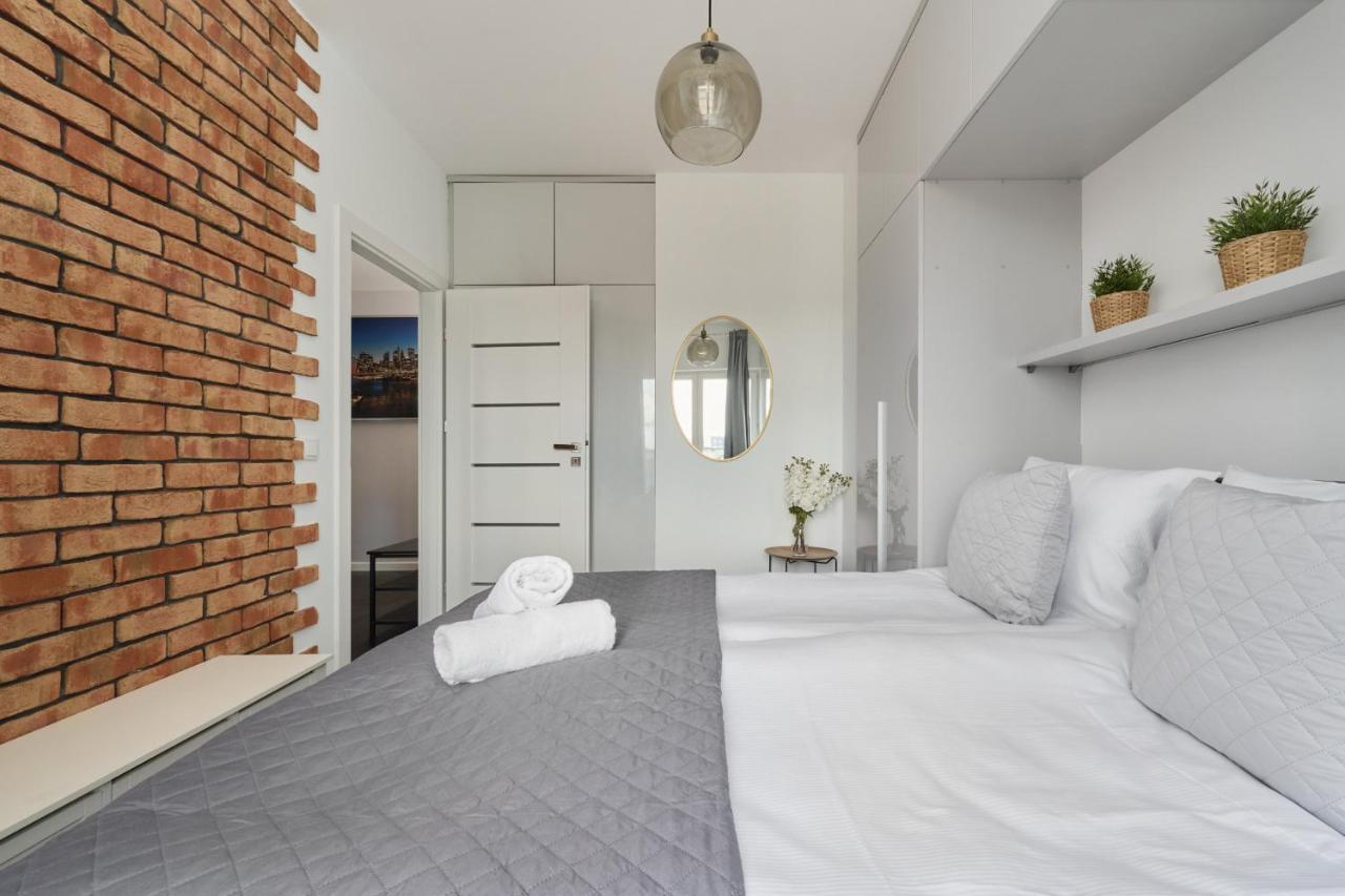 Stylish Kosciuszki Apartaments Near The Market Square With Free Garage Wroclaw By Noclegi Renters Exterior photo