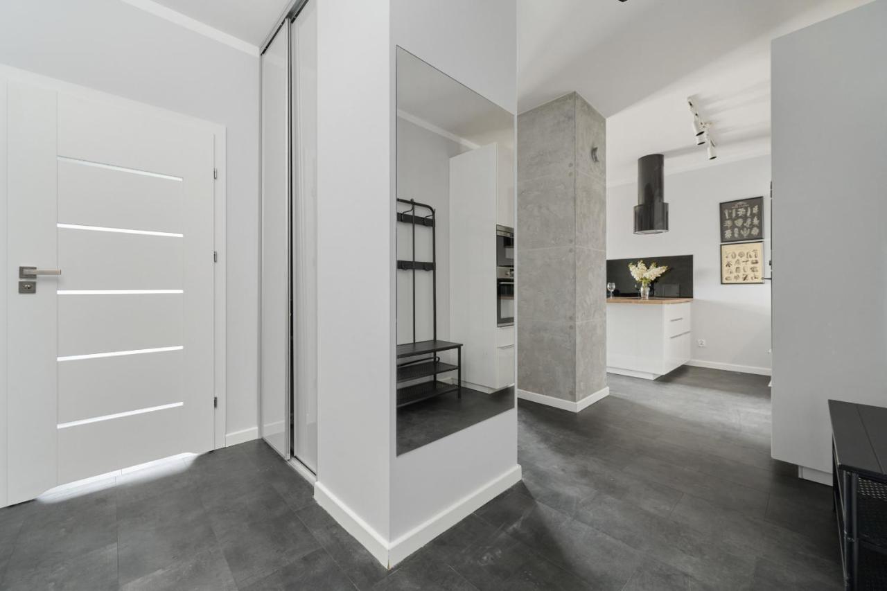 Stylish Kosciuszki Apartaments Near The Market Square With Free Garage Wroclaw By Noclegi Renters Exterior photo