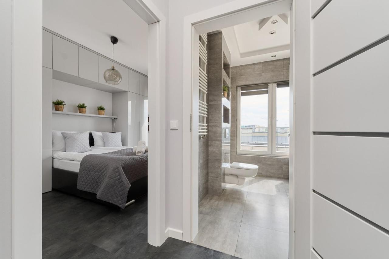 Stylish Kosciuszki Apartaments Near The Market Square With Free Garage Wroclaw By Noclegi Renters Exterior photo