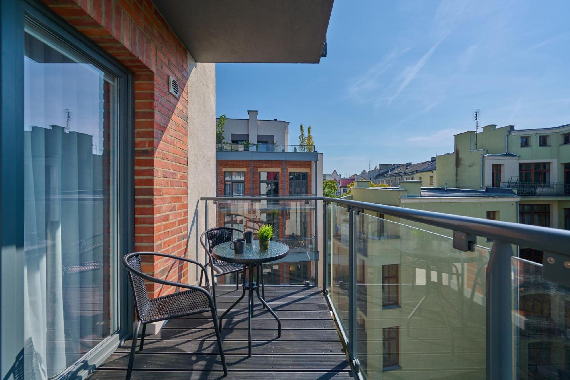 Stylish Kosciuszki Apartaments Near The Market Square With Free Garage Wroclaw By Noclegi Renters Exterior photo