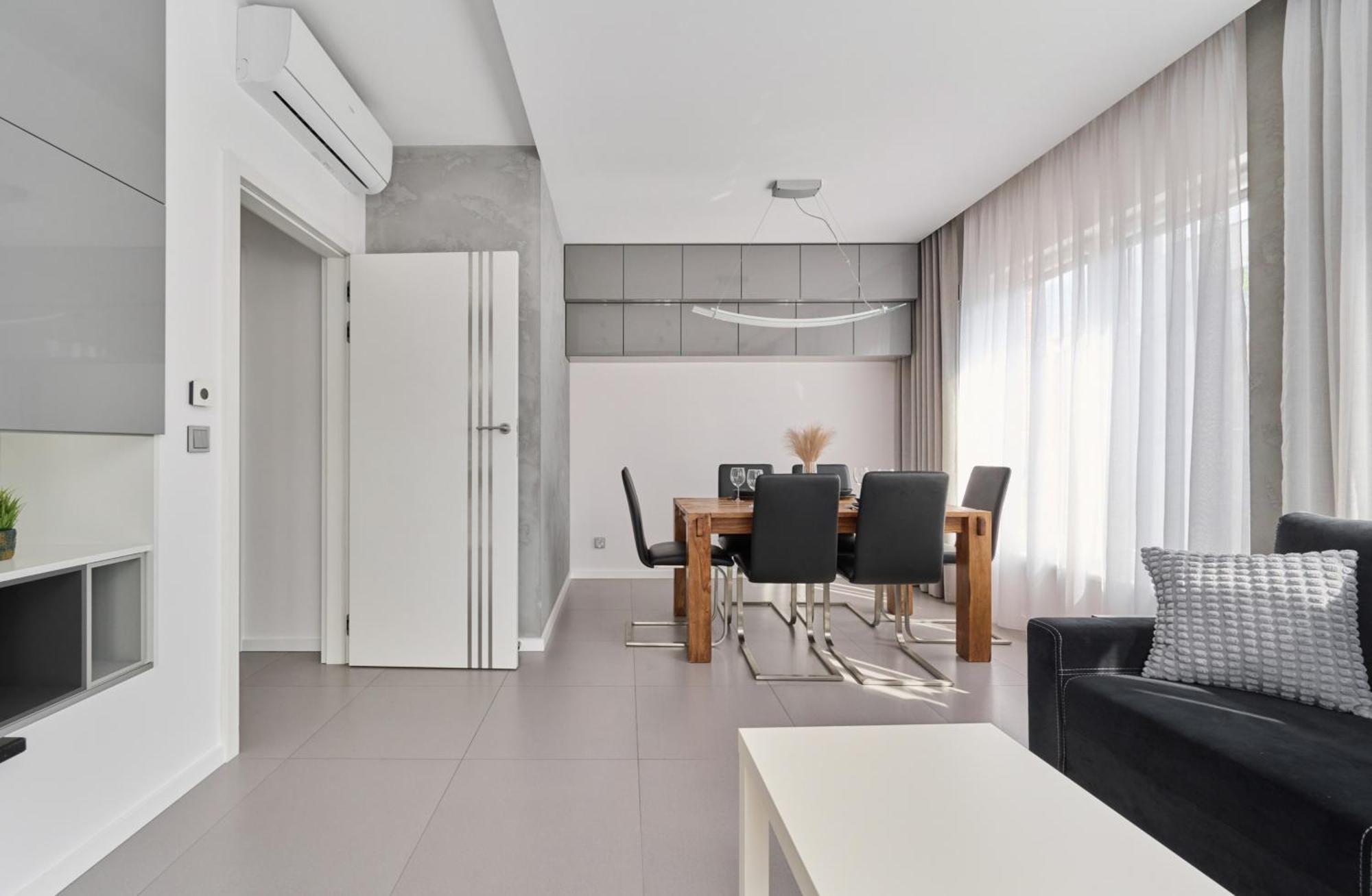 Stylish Kosciuszki Apartaments Near The Market Square With Free Garage Wroclaw By Noclegi Renters Exterior photo