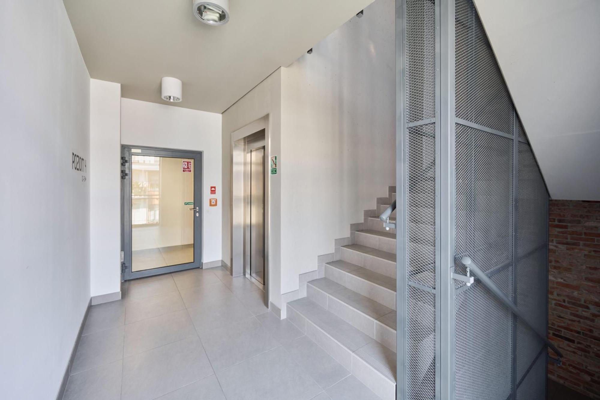 Stylish Kosciuszki Apartaments Near The Market Square With Free Garage Wroclaw By Noclegi Renters Exterior photo