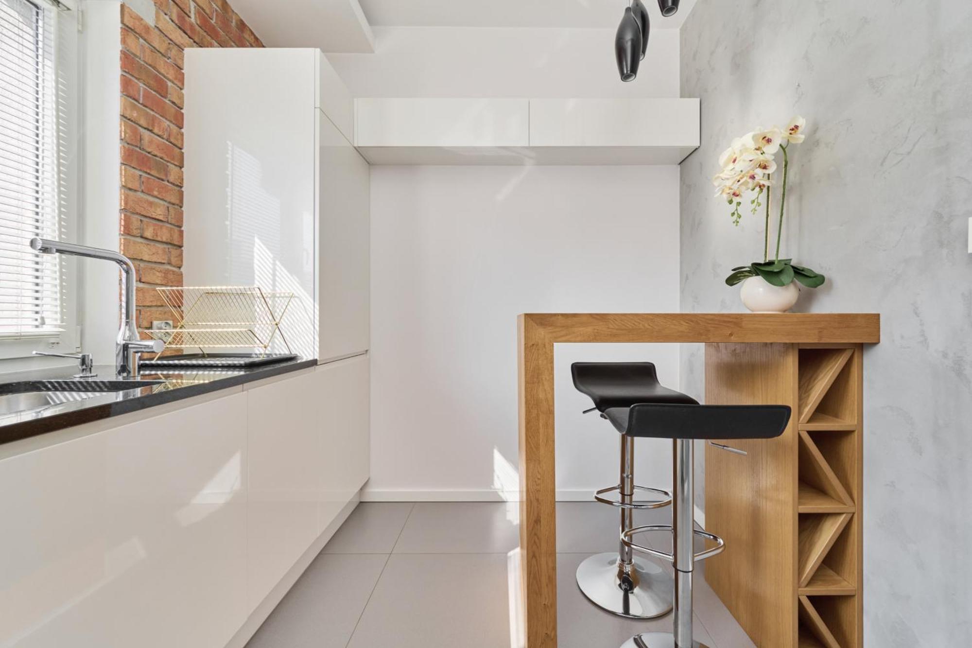Stylish Kosciuszki Apartaments Near The Market Square With Free Garage Wroclaw By Noclegi Renters Exterior photo