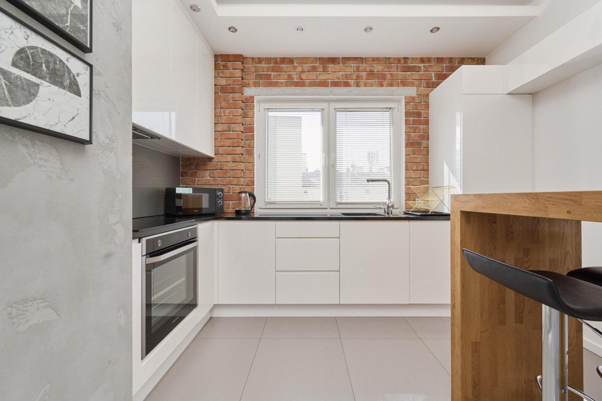 Stylish Kosciuszki Apartaments Near The Market Square With Free Garage Wroclaw By Noclegi Renters Exterior photo